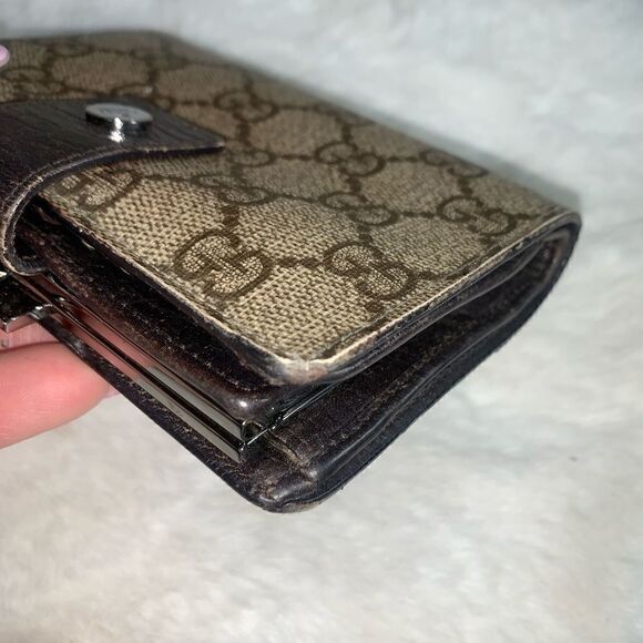 Authentic GUCCI GG Logo Kisslock Wallet - Picture 12 of 13